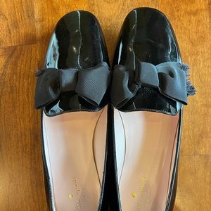 Never worn Kate Spade patent bow loafer